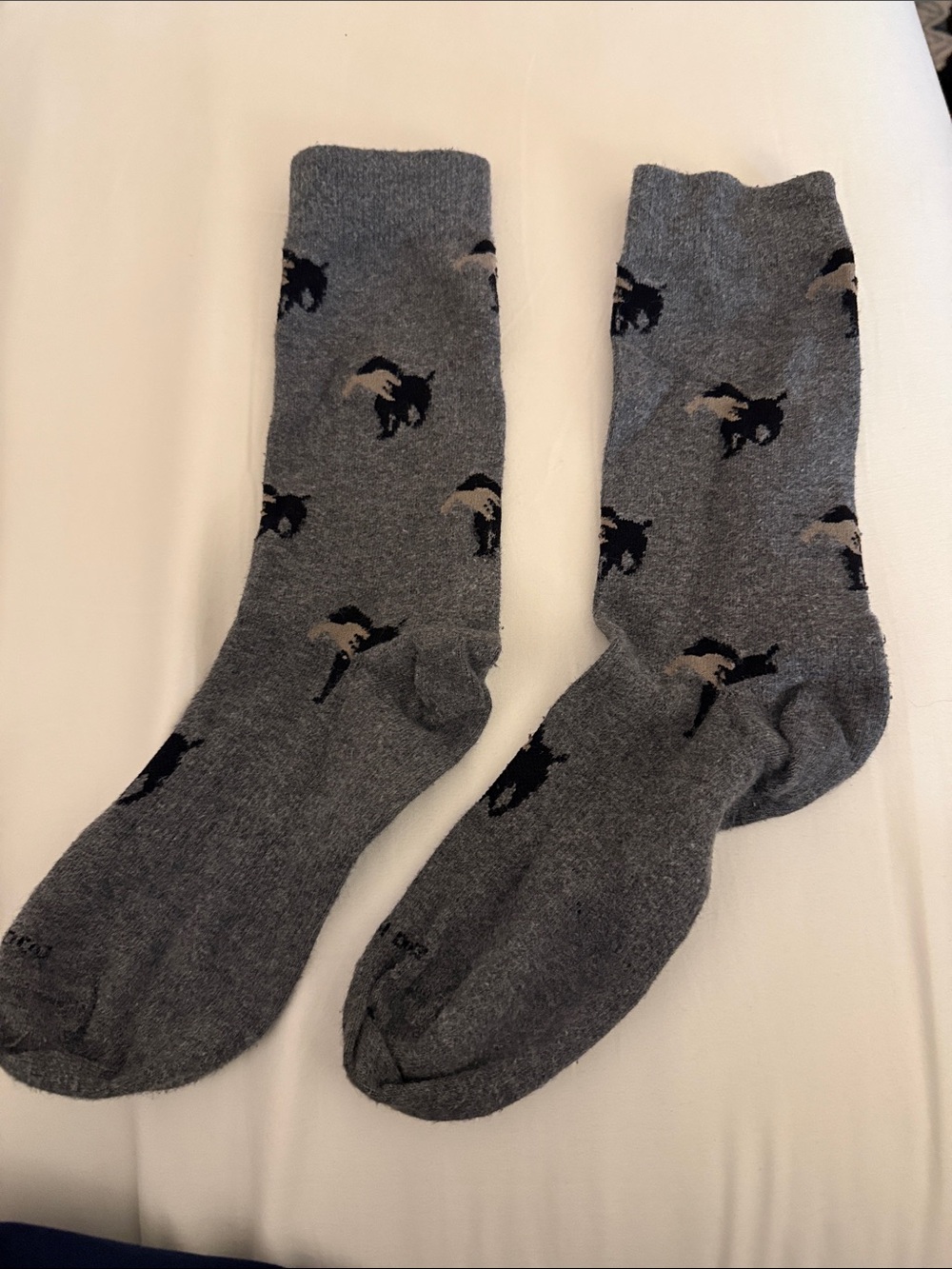 Men's Gray Crew Socks with Penguin Motif